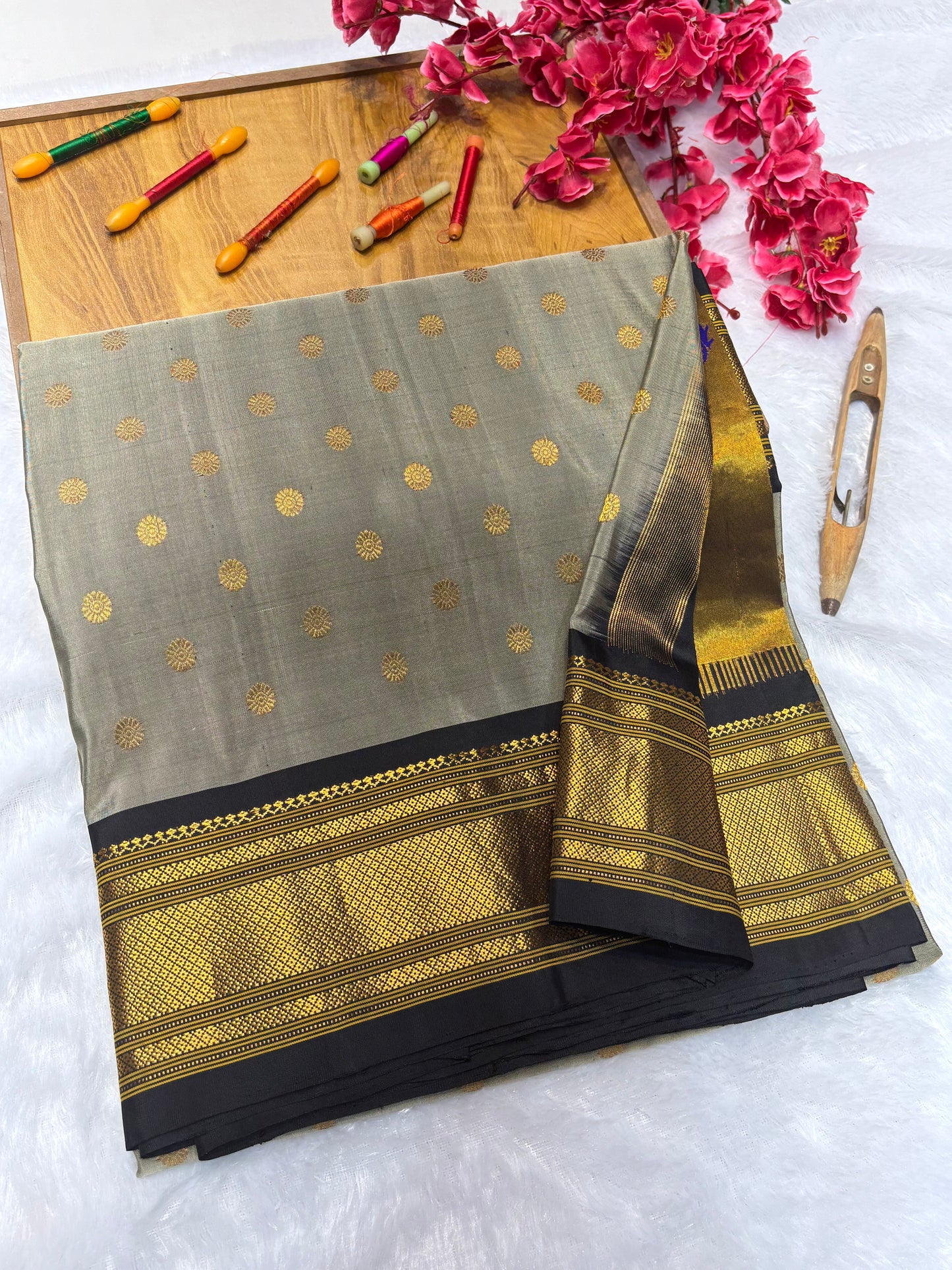 Kalanjali Paithani