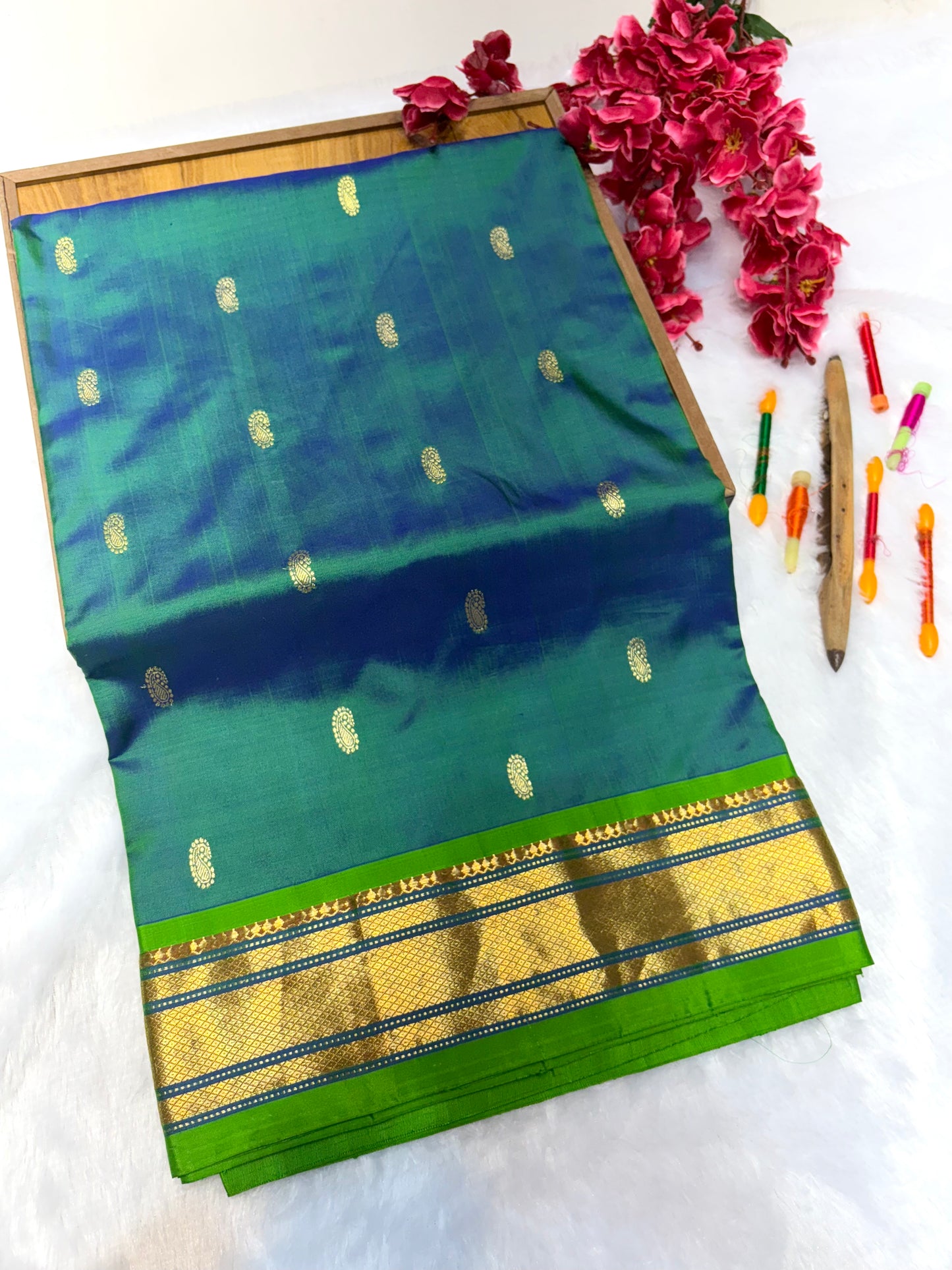 Hastakala Paithani