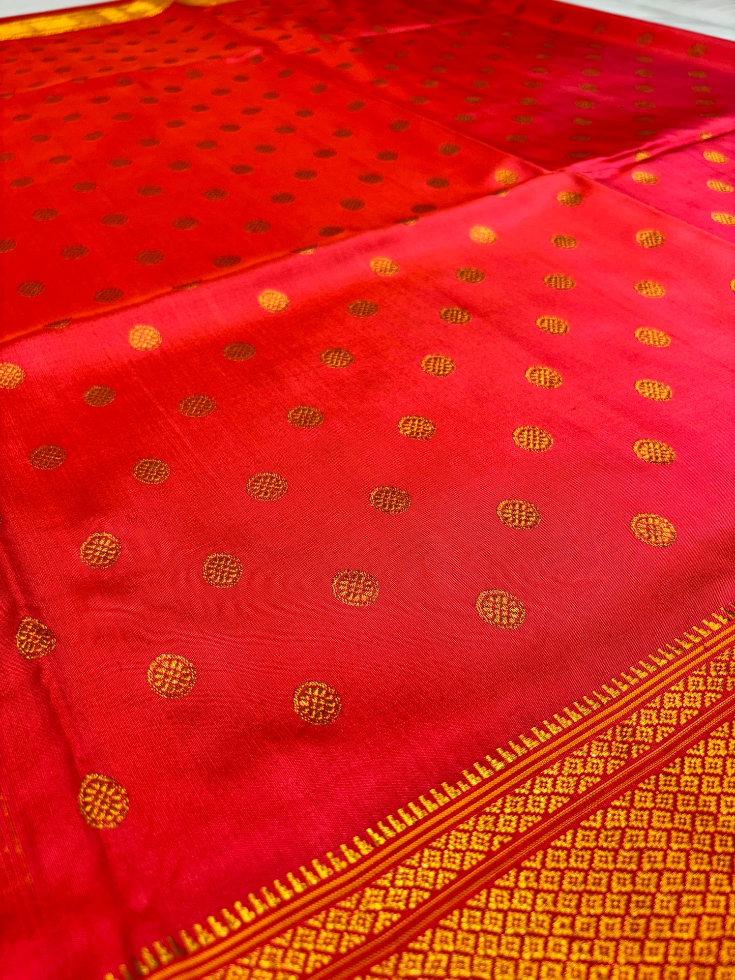 Kalanjali Paithani