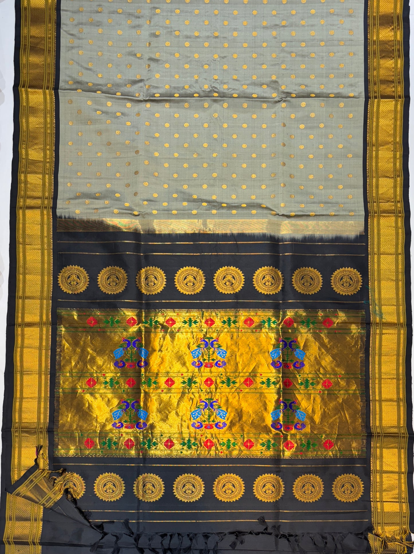 Kalanjali Paithani